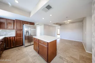 Photo #3: 6841041 Listing