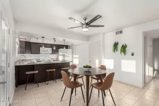 Photo #4: 6841132 Listing