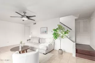 Photo #6: 6841132 Listing