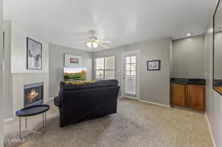 Photo #4: 6841170 Listing