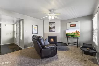 Photo #5: 6841170 Listing