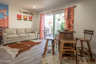 Photo #4: 6841218 Listing