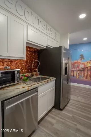 Photo #6: 6841218 Listing