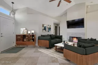 Photo #2: 6841219 Listing