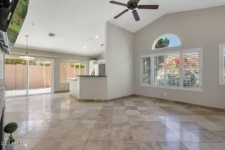 Photo #6: 6841219 Listing