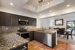 Photo #4: 6841230 Listing