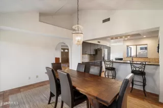 Photo #5: 6841230 Listing