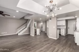 Photo #5: 6841428 Listing 