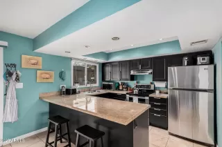 Photo #4: 6841467 Listing