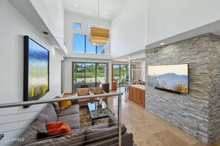 Photo #5: 6841521 Listing