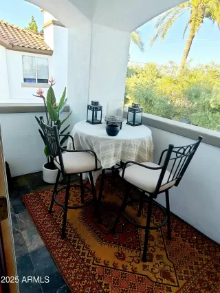 Photo #5: 6841791 Listing