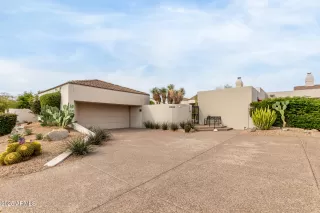 Photo #1: 6841841 Listing