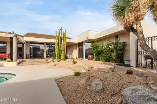 Photo #2: 6841841 Listing