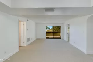 Photo #1: 6841856 Listing 