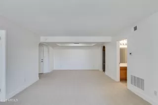 Photo #3: 6841856 Listing 