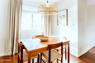 Photo #5: 6841861 Listing