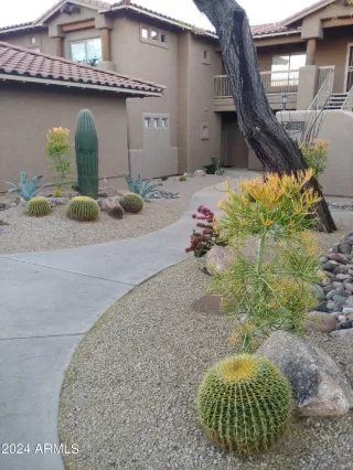 Photo #4: 6842052 Listing