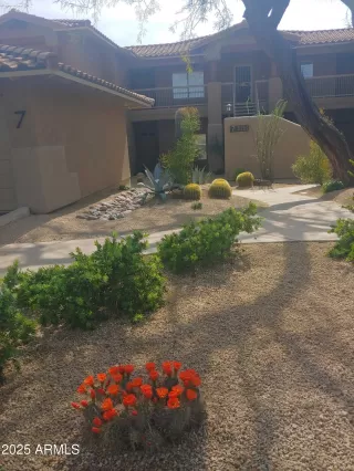 Photo #5: 6842052 Listing