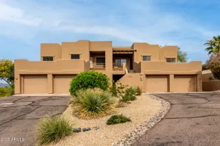 Photo #4: 6842319 Listing