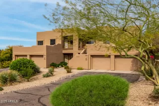 Photo #6: 6842319 Listing