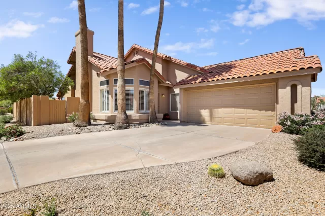 MLS: 6842382 Condo For Sale