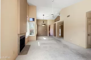 Photo #5: 6842382 Listing