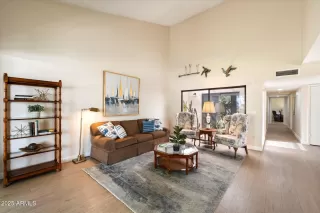 Photo #6: 6842451 Listing