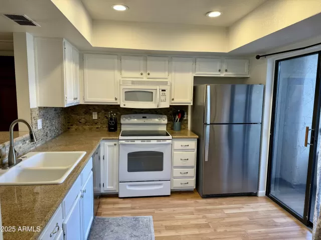 MLS: 6842585 Condo For Sale