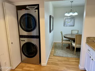 Photo #4: 6842585 Listing