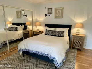 Photo #5: 6842585 Listing