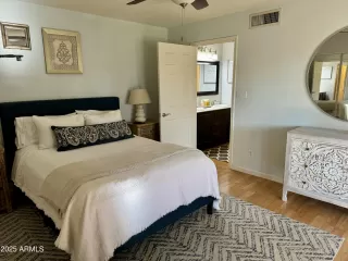 Photo #6: 6842585 Listing