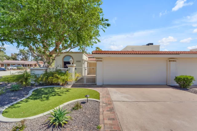 MLS: 6842675 Condo For Sale