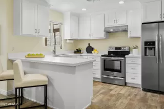 Photo #3: 6842829 Listing