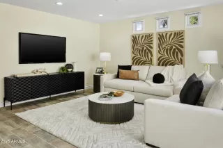 Photo #4: 6842829 Listing