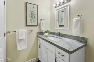 Photo #6: 6842829 Listing