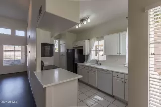 Photo #3: 6842901 Listing 