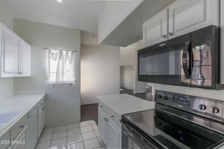 Photo #5: 6842901 Listing 