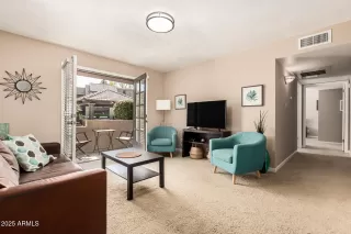 Photo #6: 6842939 Listing 