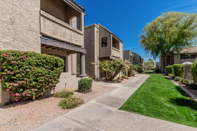 MLS: 6842948 Condo For Sale