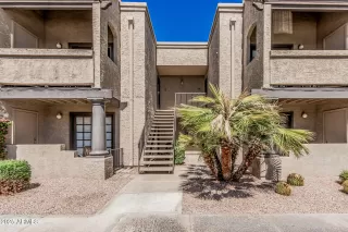 Photo #4: 6842948 Listing