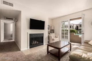 Photo #6: 6842948 Listing