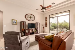 Photo #6: 6843015 Listing