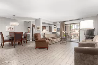 Photo #4: 6843111 Listing