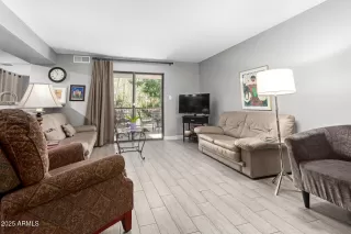 Photo #5: 6843111 Listing