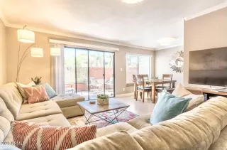 Photo #4: 6843346 Listing