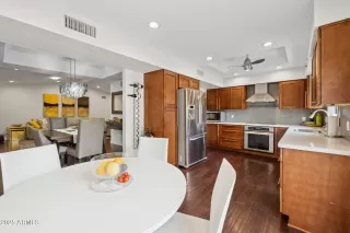 Photo #2: 6843388 Listing