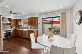 Photo #3: 6843388 Listing