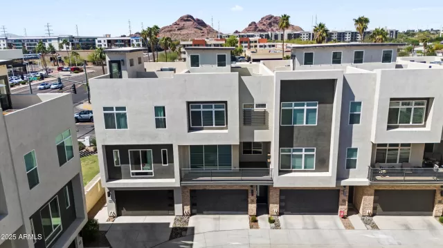 MLS: 6843502 Condo For Sale