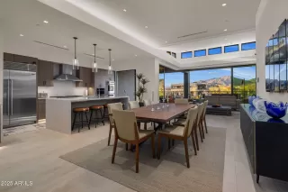 Photo #2: 6843572 Listing