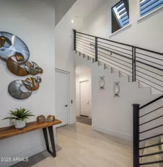 Photo #6: 6843572 Listing